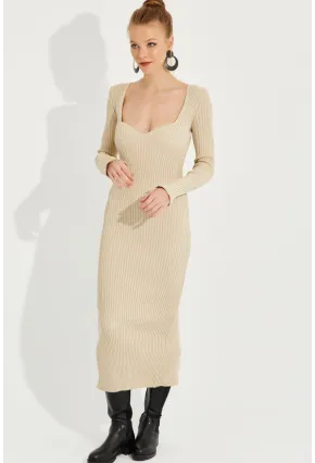 Kadın Vanilya Kalp Yaka Triko Midi Elbise YEL221385