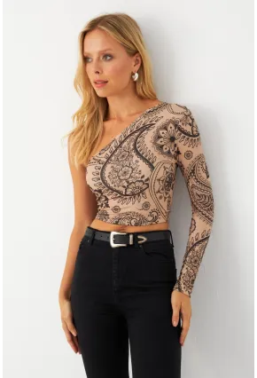 Kadın Vanilya-Siyah Tek Omuz Desenli Crop Bluz LİK14