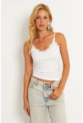 Kadın Beyaz Dantel Detaylı Bluz MK18