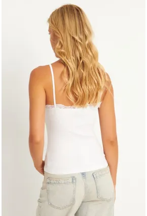 Kadın Beyaz Dantel Detaylı Bluz MK18