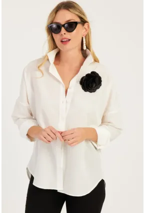 Kadın Beyaz Gül Aksesuarlı Gömlek SF2540