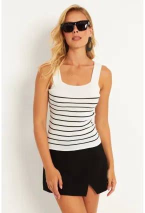 Kadın Beyaz Kare Yaka Çizgili Triko Bluz KAZ15