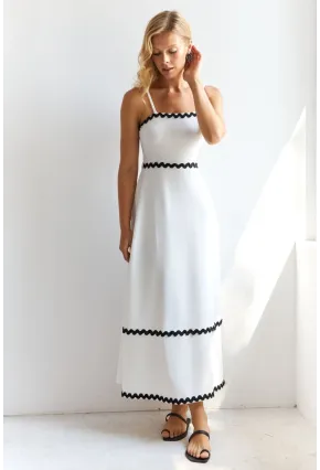 Kadın Beyaz Nakış Detaylı Midi Elbise HOL2128