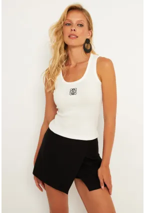 Kadın Beyaz Nakışlı Kaşkorse Bluz MK17