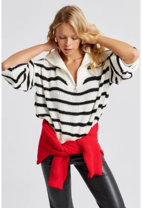 Kadın Beyaz-Siyah Fermuarlı Çizgili Kazak MSS133