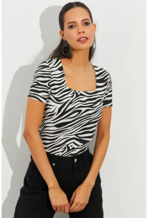Kadın Beyaz-Siyah Kare Yaka Zebra Desenli Bluz LPP1221