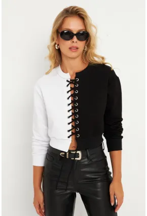 Kadın Beyaz-Siyah Kuşgözlü Kısa Sweatshirt TF02