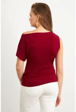 Kadın Bordo Aksesuarlı Asimetrik Kol Bluz VA102