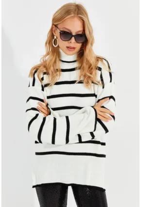 Kadın Ekru Balıkçı Yaka Çizgili Kazak Q976