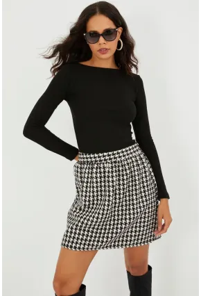 Kadın Ekru-Siyah Kazayağı Desenli Mini Kaşe Etek KN53