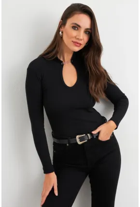 Kadın Siyah Aksesuarlı Pencereli Kaşkorse Bluz EY3032