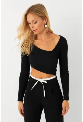 Kadın Siyah Asimetrik Crop Bluz EY2997