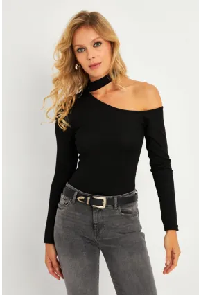 Kadın Siyah Asimetrik Yaka Bluz CG376