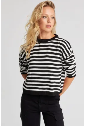 Kadın Siyah-Beyaz Çizgili Triko İnce Kazak YV211