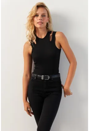 Kadın Siyah-Beyaz İkili Omuz Pencereli Bluz MK24