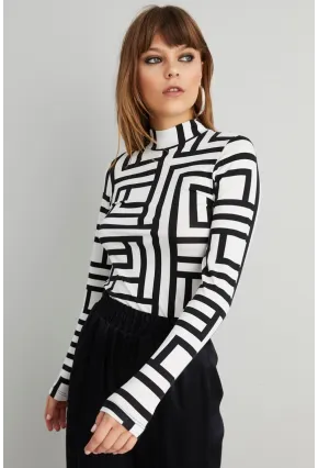 Kadın Siyah-Beyaz Yarım Balıkçı Desenli Bluz LPP1147
