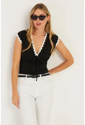 Kadın Siyah Biyeli Bluz EY2771