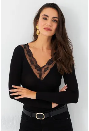 Kadın Siyah Dantel Detaylı Bluz EY2951