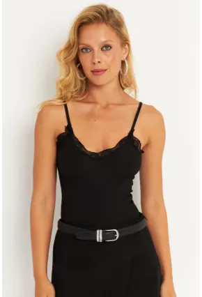 Kadın Siyah Dantel Detaylı Bluz MK18