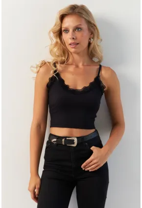 Kadın Siyah Dantel Detaylı Crop Bluz MK22