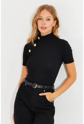 Kadın Siyah Düğme Aksesuarlı Kaşkorse Bluz EY2560