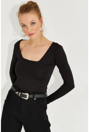 Kadın Siyah Kare Yaka Bluz EY2608