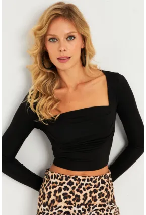 Kadın Siyah Kare Yaka Büzgülü Crop Bluz B5012