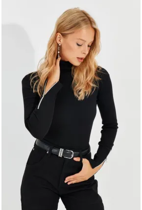 Kadın Siyah Kolları Fermuarlı Kaşkorse Balıkçı Bluz EY2567