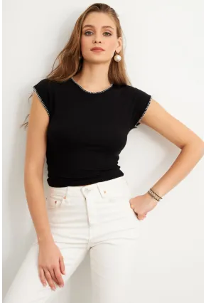 Kadın Siyah Kontrast Dikişli T-Shirt FLU766