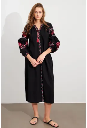Kadın Siyah Nakışlı Balon Kol Keten Midi Elbise MQS5689