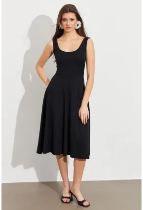 Kadın Siyah Ön Arka U Çan Etekli Midi Elbise DMR470