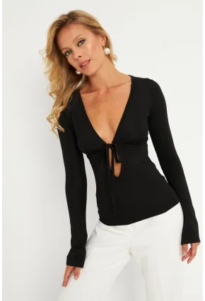 Kadın Siyah Önü Pencereli Bluz EY2860