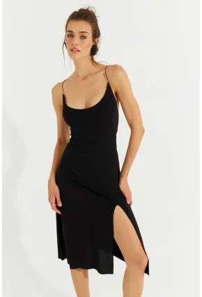 Kadın Siyah Sırtı Çapraz Yırtmaçlı Midi Elbise TW70135