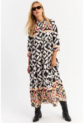 Kadın Siyah Volanlı Desenli Maxi Elbise YLE14