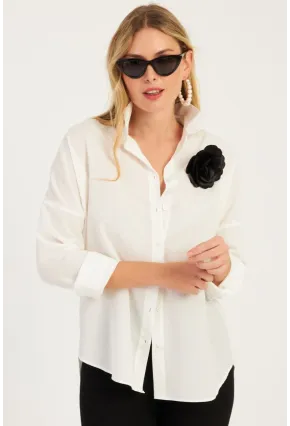 Kadın Beyaz Gül Aksesuarlı Gömlek SF2540