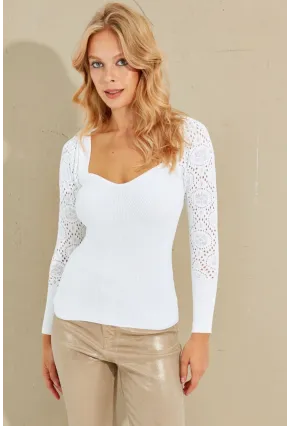 Kadın Beyaz Kalp Yaka Ajurlu Triko Bluz SMT217