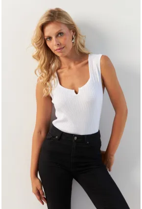 Kadın Beyaz Kare Yaka Triko Bluz SMT243