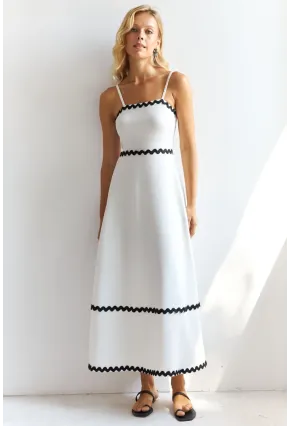 Kadın Beyaz Nakış Detaylı Midi Elbise HOL2128