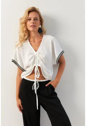 Kadın Beyaz Önü Büzgülü Bluz XL2039