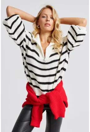 Kadın Beyaz-Siyah Fermuarlı Çizgili Kazak MSS133