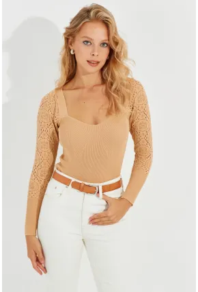 Kadın Camel Kalp Yaka Ajurlu Triko Bluz SMT217
