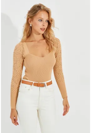 Kadın Camel Kalp Yaka Ajurlu Triko Bluz SMT217
