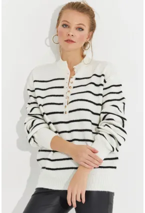 Kadın Ekru Çizgili Triko Kazak SMT219