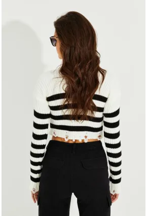 Kadın Ekru-Siyah Çizgili Yırtık Crop Kazak SF2200