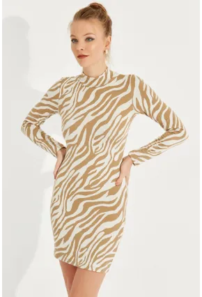 Kadın Ekru Zebra Desenli Mini Elbise AYD249