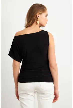 Kadın Siyah Aksesuarlı Asimetrik Kol Bluz VA102