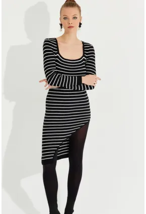Kadın Siyah Asimetrik Çizgili Triko Elbise SF2517