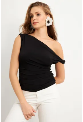 Kadın Siyah Asimetrik Kol Bluz VA100