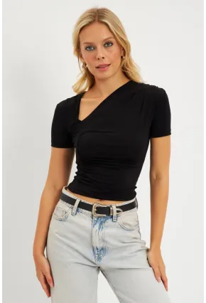 Kadın Siyah Asimetrik Yaka Büzgülü Bluz YZ1081