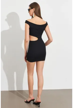 Kadın Siyah Bel Dekolteli Astarlı Mini Elbise ZH319